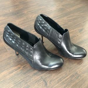 Max Studio heeled booties